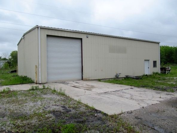110 W Oak St, Benld, IL 62009